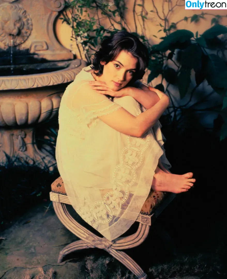 Winona Ryder голая photo #0129 (winonaryderofficial)