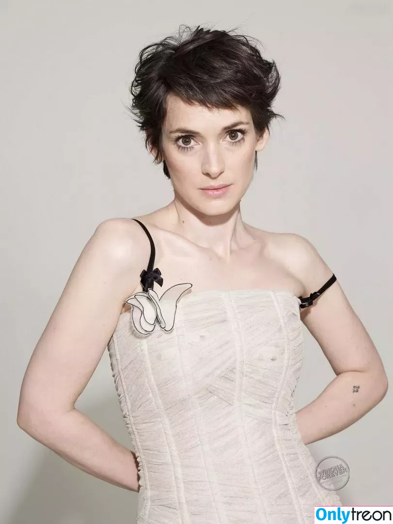 Winona Ryder голая photo #0226 (winonaryderofficial)