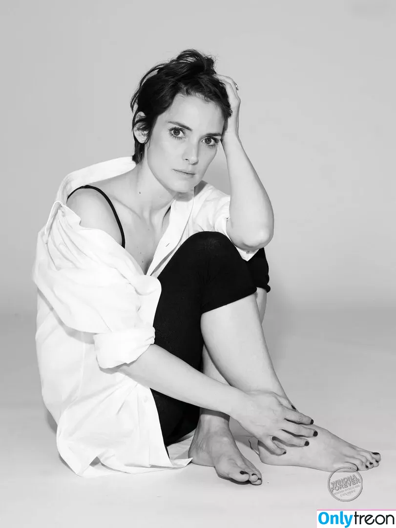 Winona Ryder голая photo #0230 (winonaryderofficial)