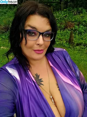 Witchy1985 / Denise Mountains nude photo #0006