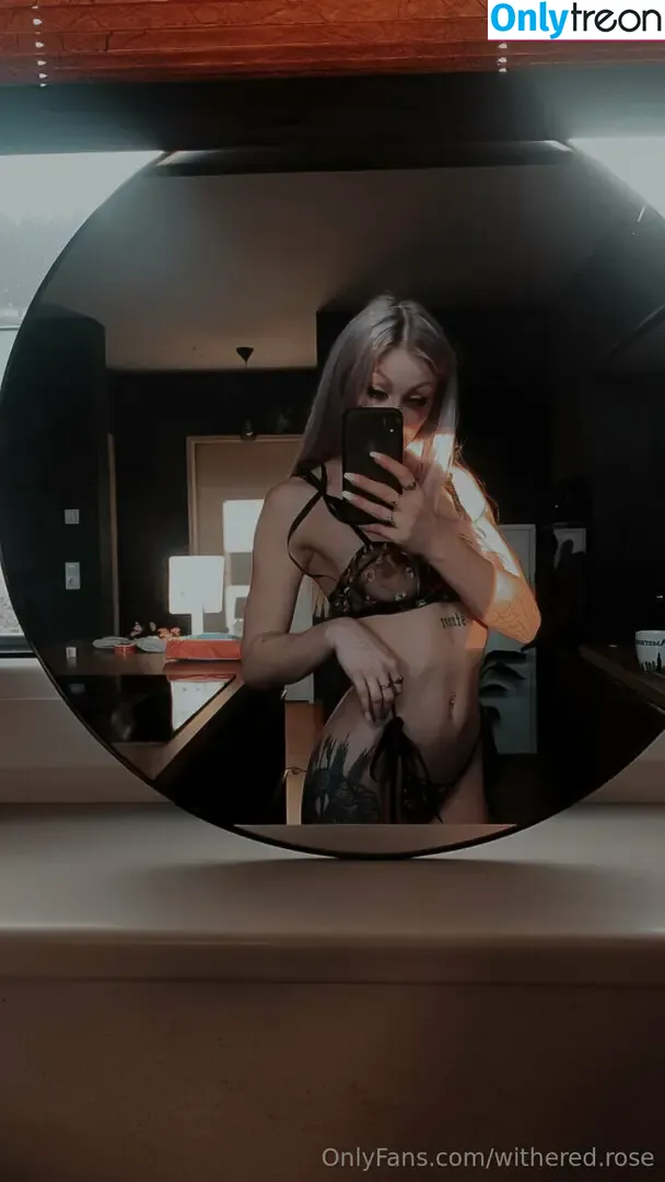 withered.rose nude photo #0169 (withered.rose.official)