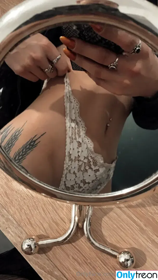withered.rose nude photo #0170 (withered.rose.official)