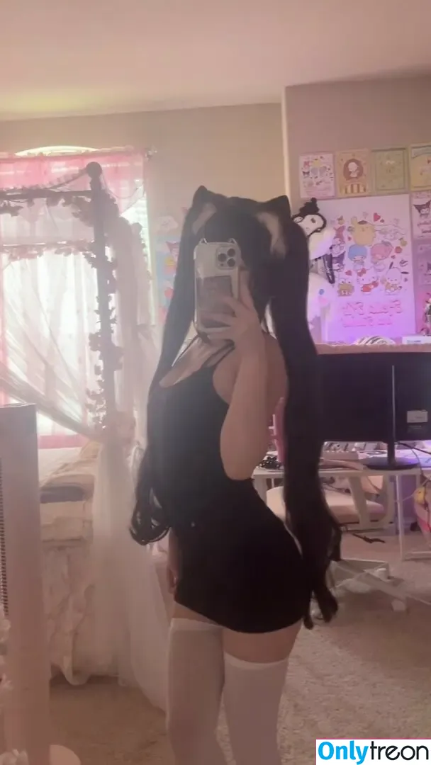 Withoutannie nude photo #0005 (_withoutannie / nuttianni)