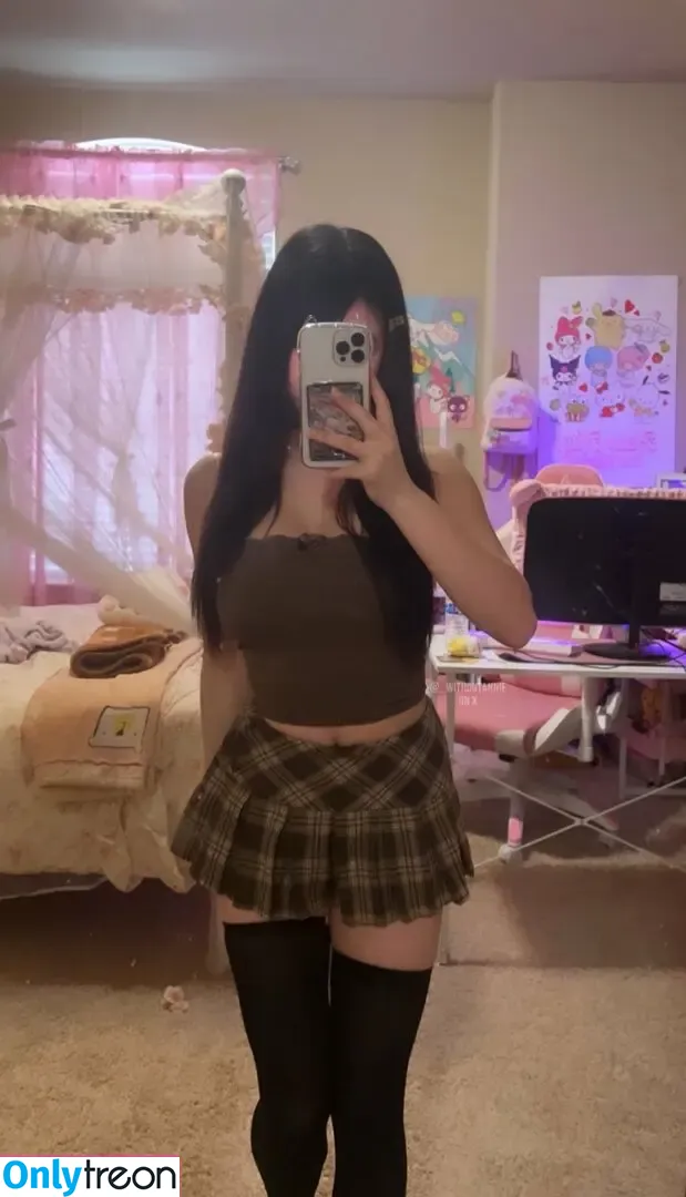 Withoutannie nude photo #0031 (_withoutannie / nuttianni)