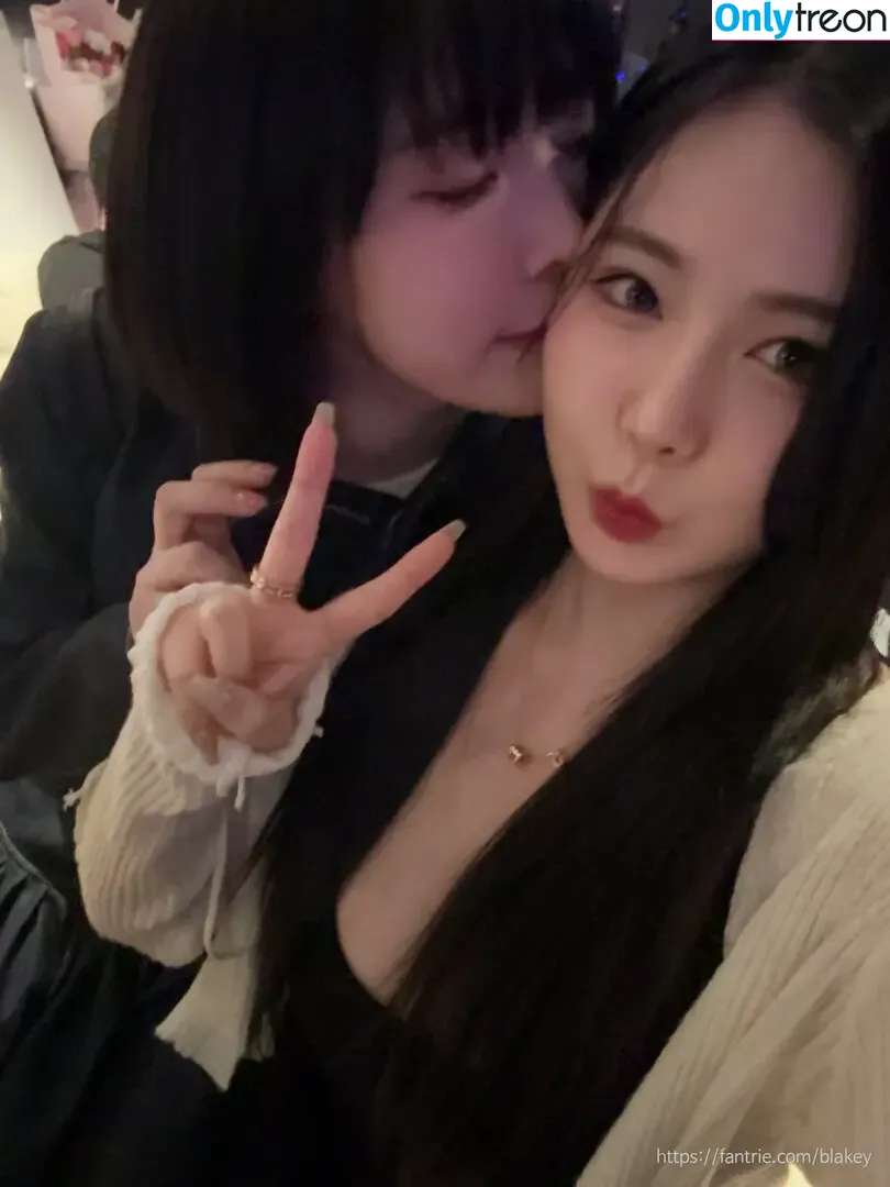 wngml774 nude photo #0077 (hkbal2 / 흑발이♥)