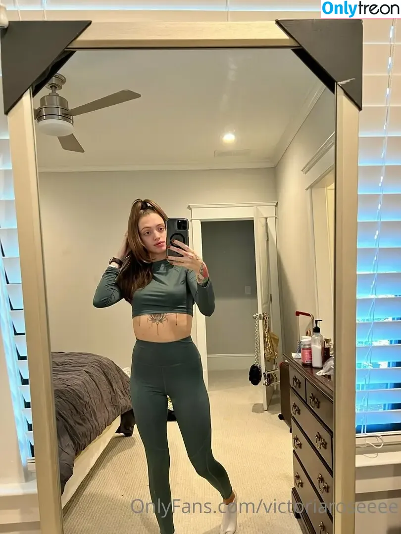 Woah Vicky nude photo #0026 (imwoahvicky / victoriaroseeee)