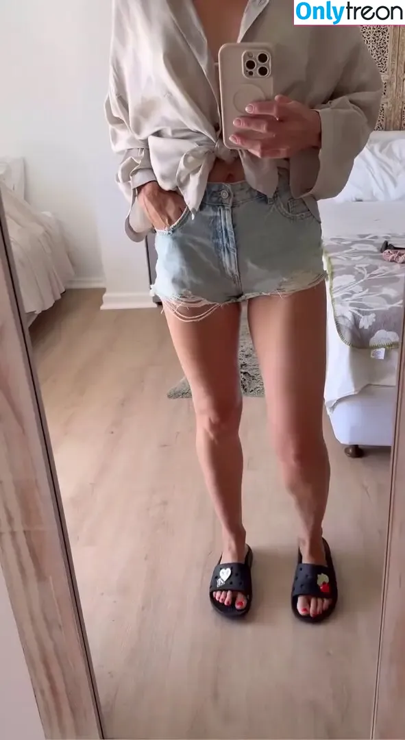 Wolke Hegenbarth nude photo #0337 (wolke_hegenbarth_official)