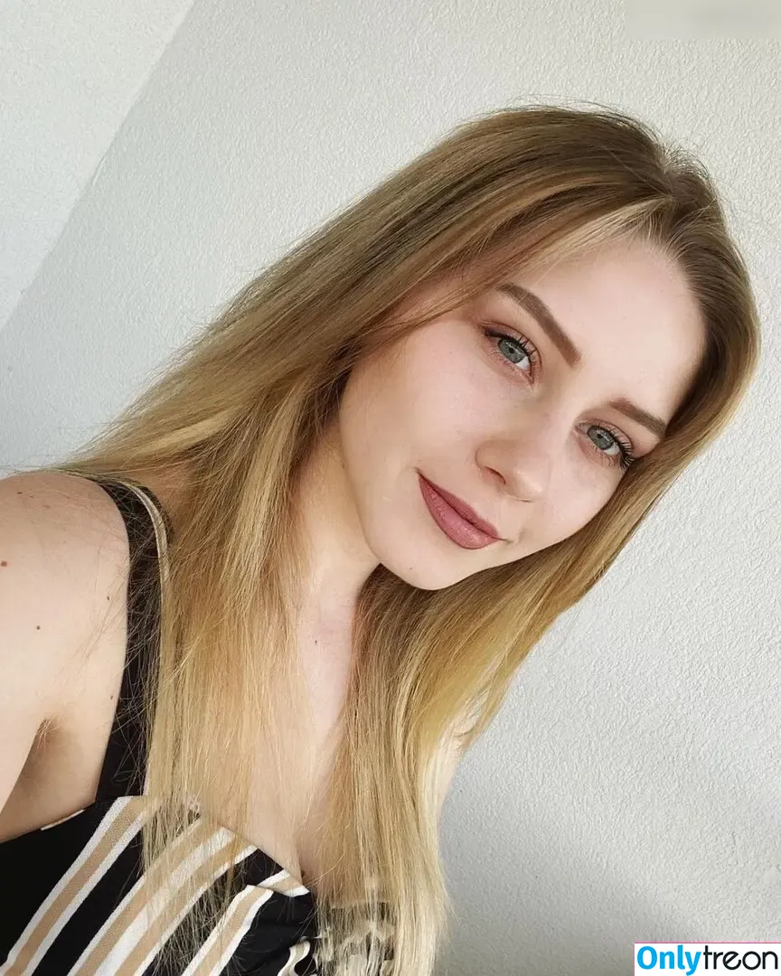 Wollnys nude photo #0074 (Wollnys)