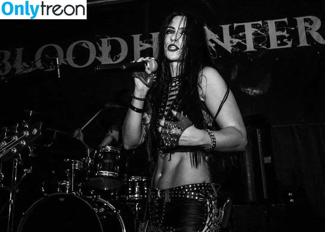 WomenMetal голая photo #0030 (WomenofMetal / thrashmetaldoll)