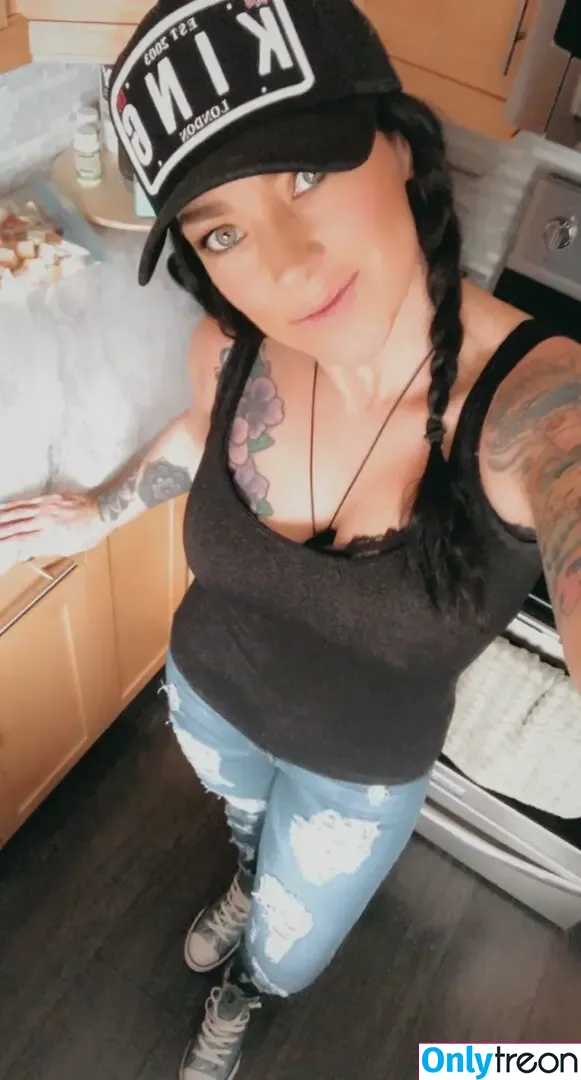 wondergilf голая photo #0002 (thewonderstuffofficial)
