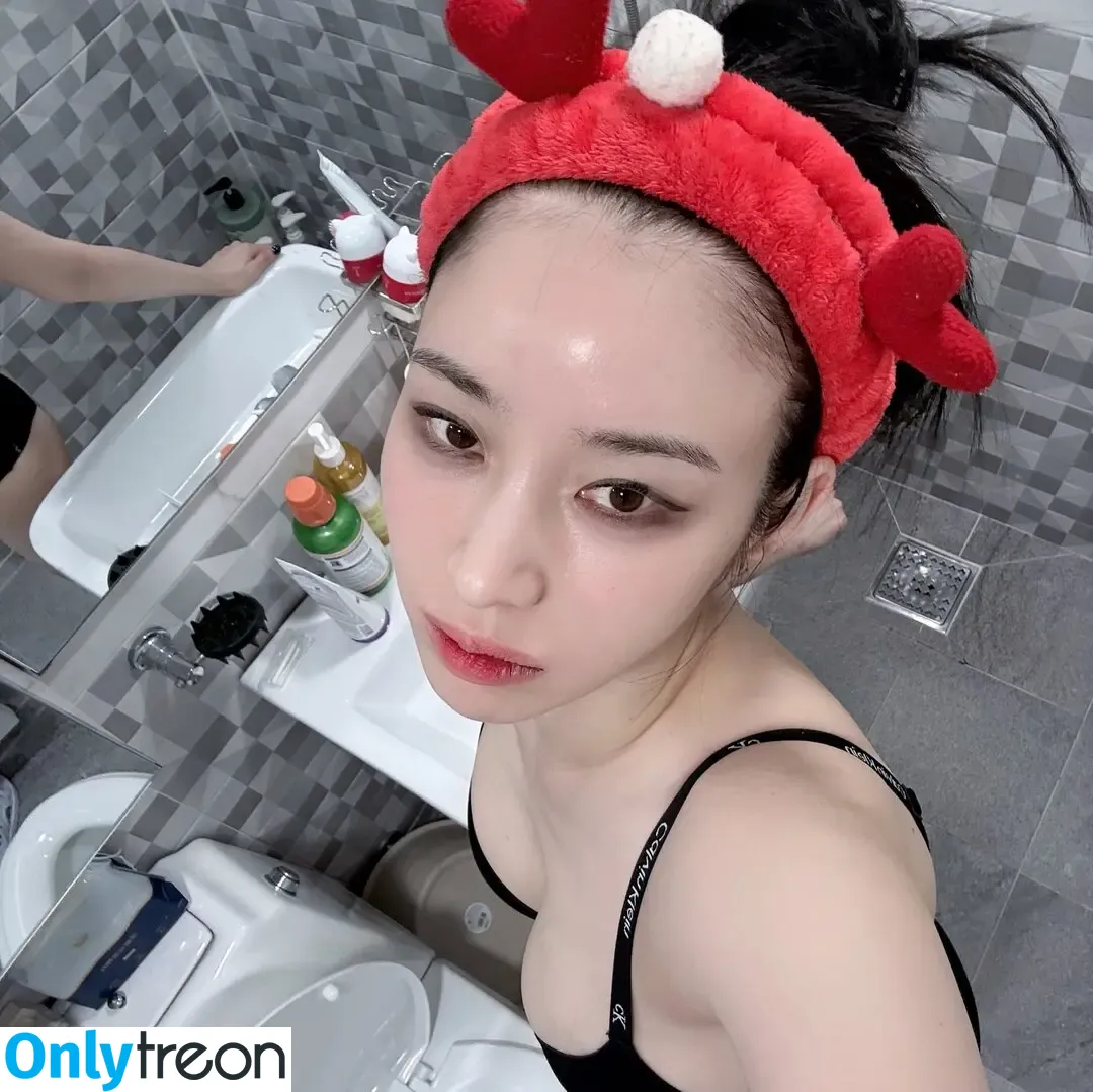 Woohyeon nude photo #0729 (KimWooHye0n / Leeheeeun / woohye0n)