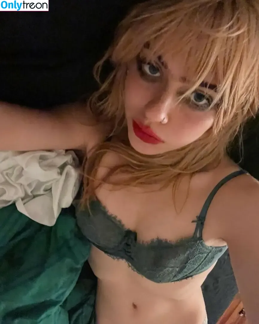 wormsheriff nude photo #0003 (Olivia O)