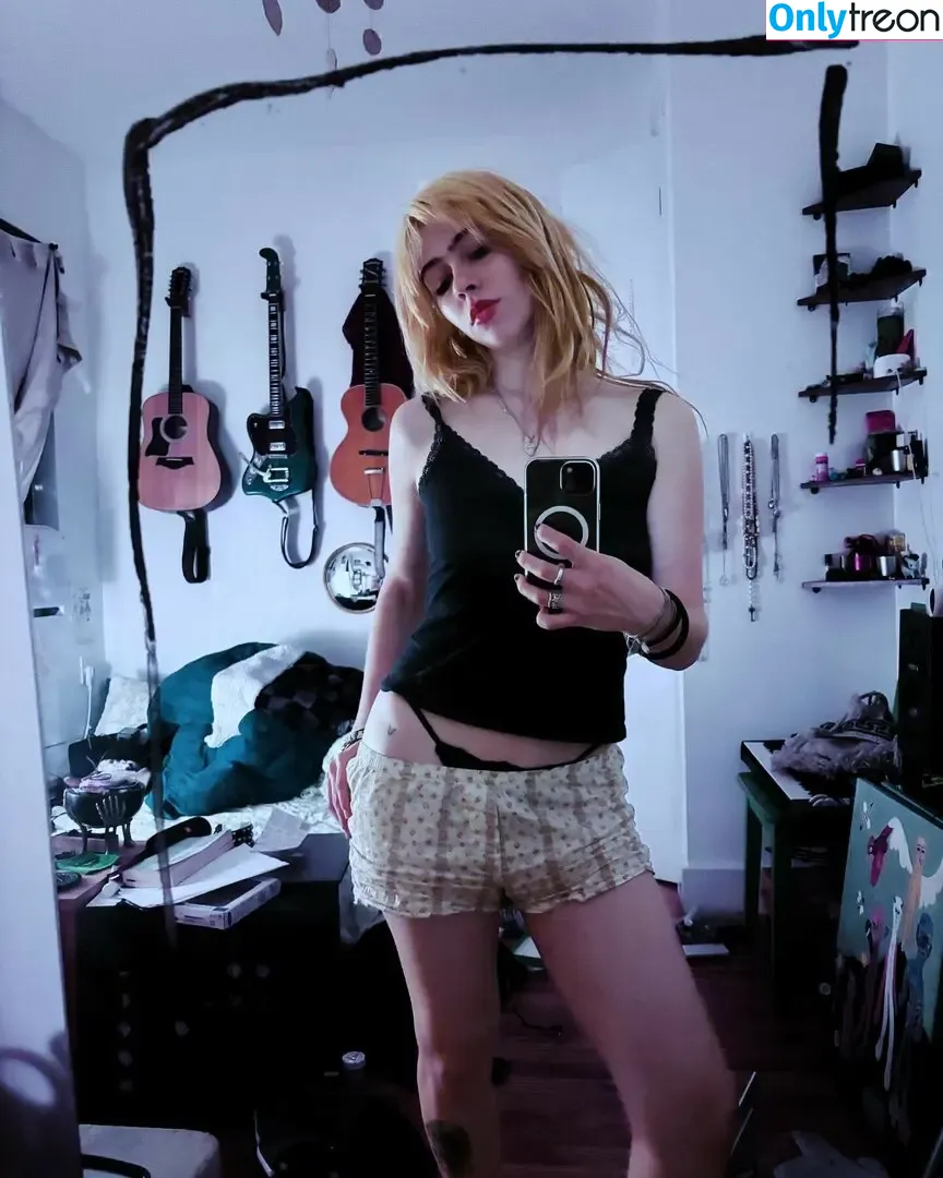 wormsheriff nude photo #0020 (Olivia O)