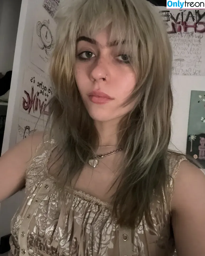 wormsheriff nude photo #0027 (Olivia O)