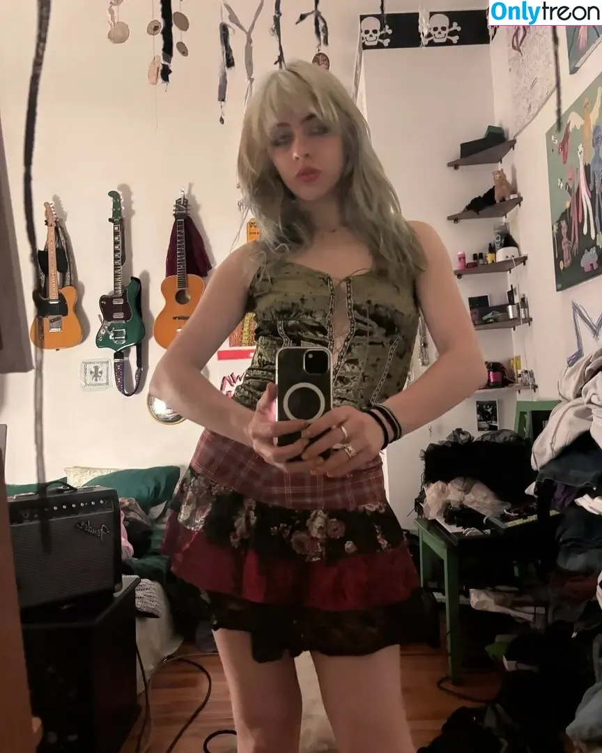 wormsheriff nude photo #0029 (Olivia O)
