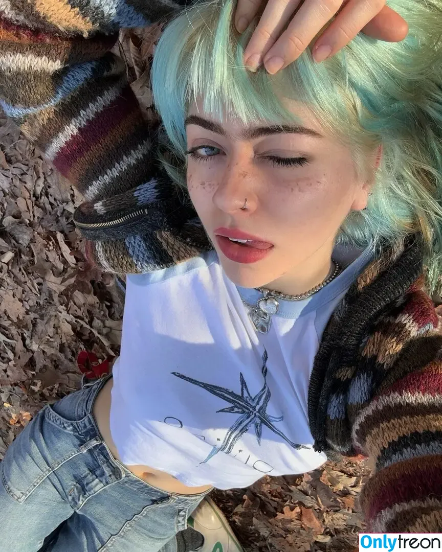 wormsheriff nude photo #0056 (Olivia O)