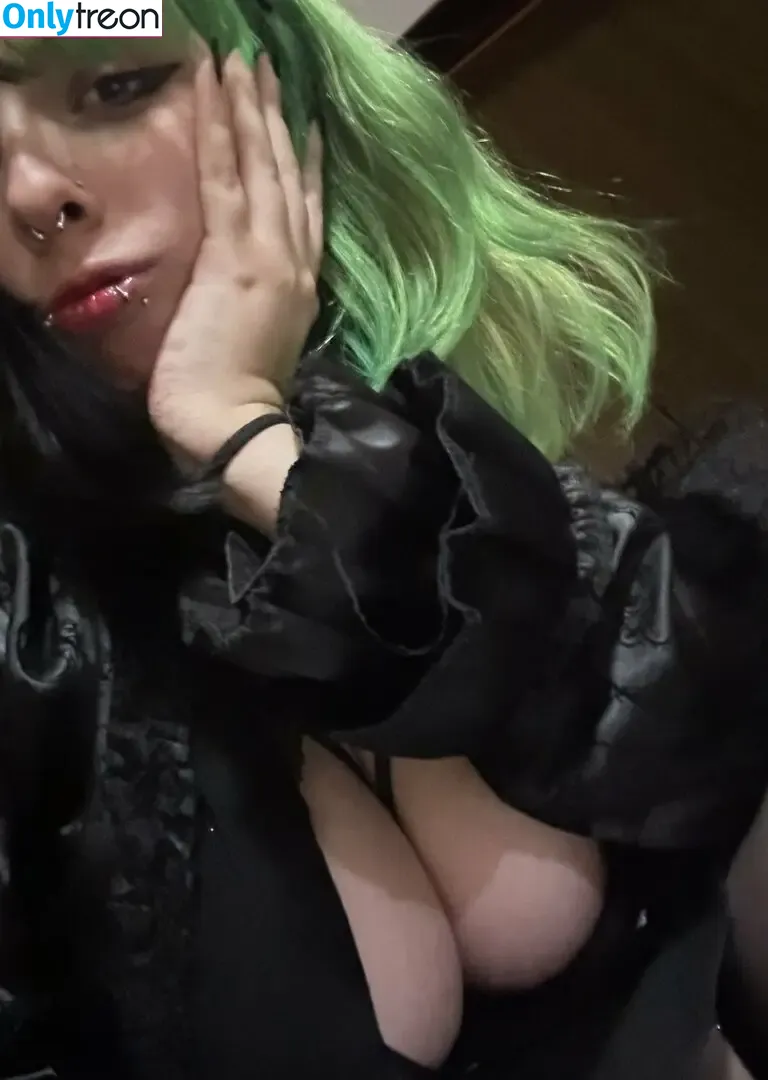 wreckingdianus nude photo #0020 (wreckingdianus)