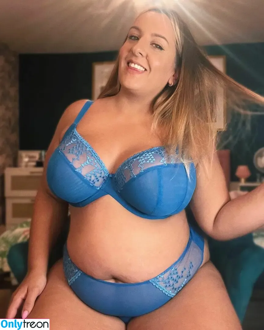 x_carlyloves_x nude photo #0001 (xcarlylovesx)