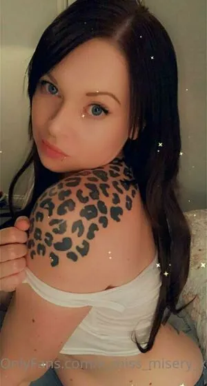 x_miss_misery_x / miss.x.misery nude photo #0010