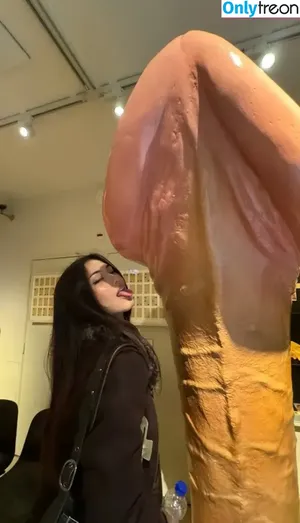 xeiyza / ilizterate / lovexee / lyuaei / xenijacurly nude photo #0040