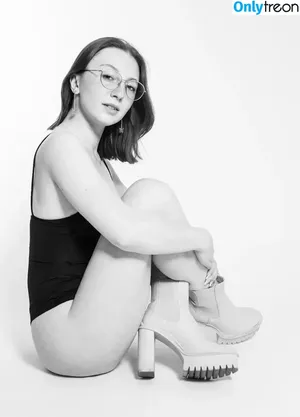  nude photo #0004