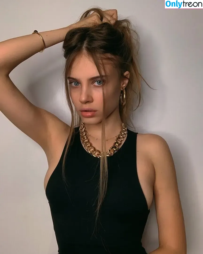 Xenia Tchoumitcheva nude photo #0065 (xenia / xeniatchoumi)