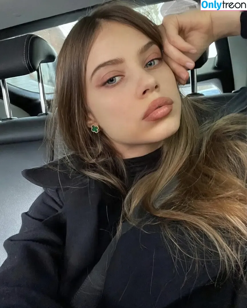 Xenia Tchoumitcheva голая photo #0093 (xenia / xeniatchoumi)