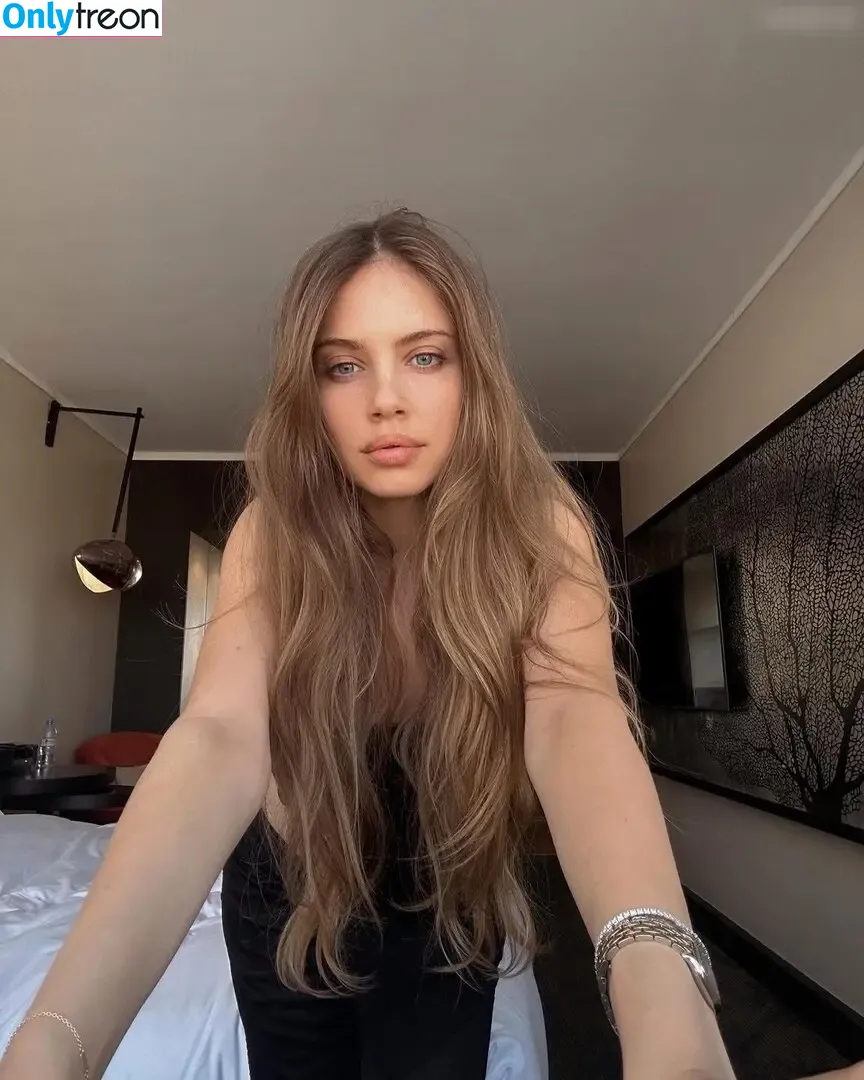 Xenia Tchoumitcheva nude photo #0909 (xenia / xeniatchoumi)