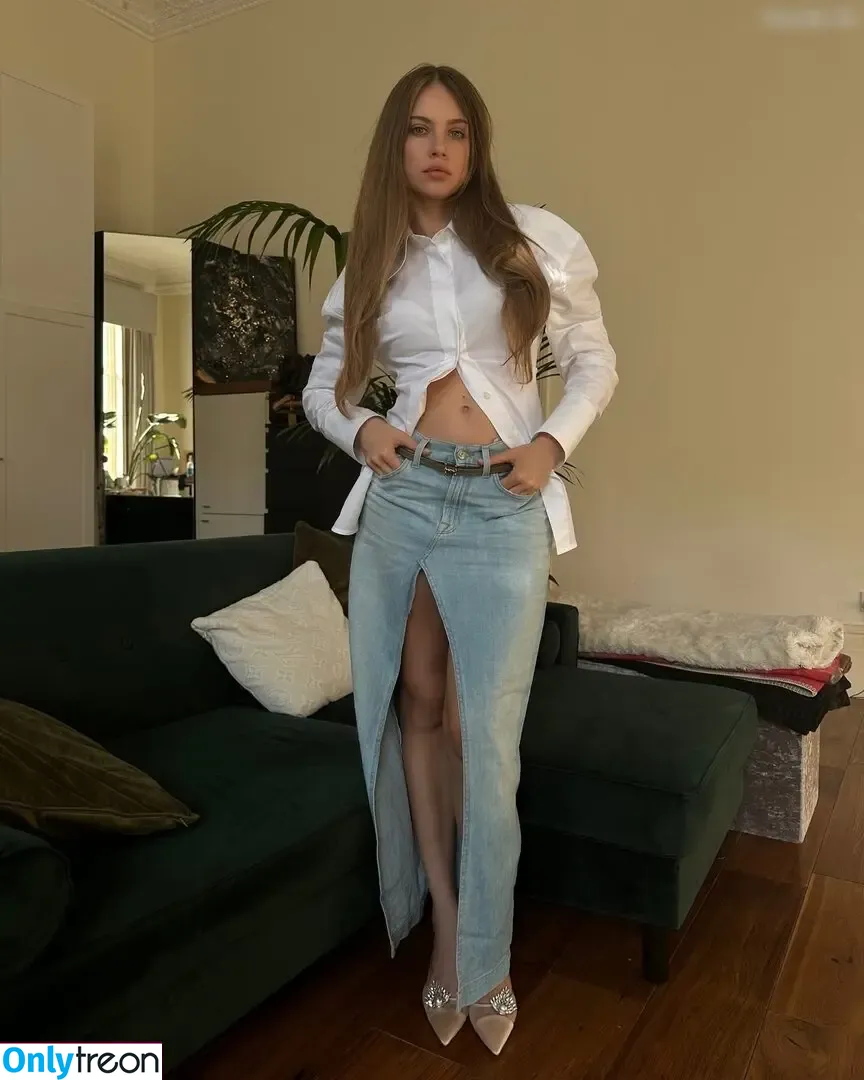 Xenia Tchoumitcheva nude photo #1007 (xenia / xeniatchoumi)
