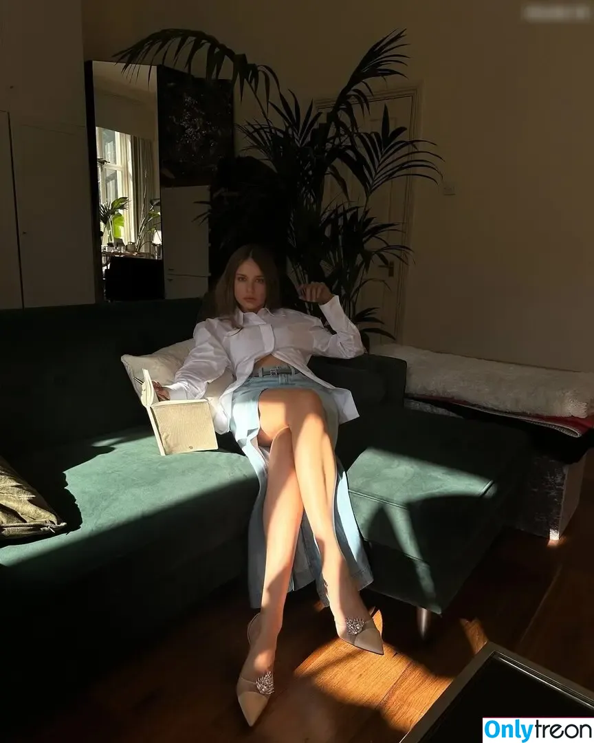 Xenia Tchoumitcheva nude photo #1016 (xenia / xeniatchoumi)