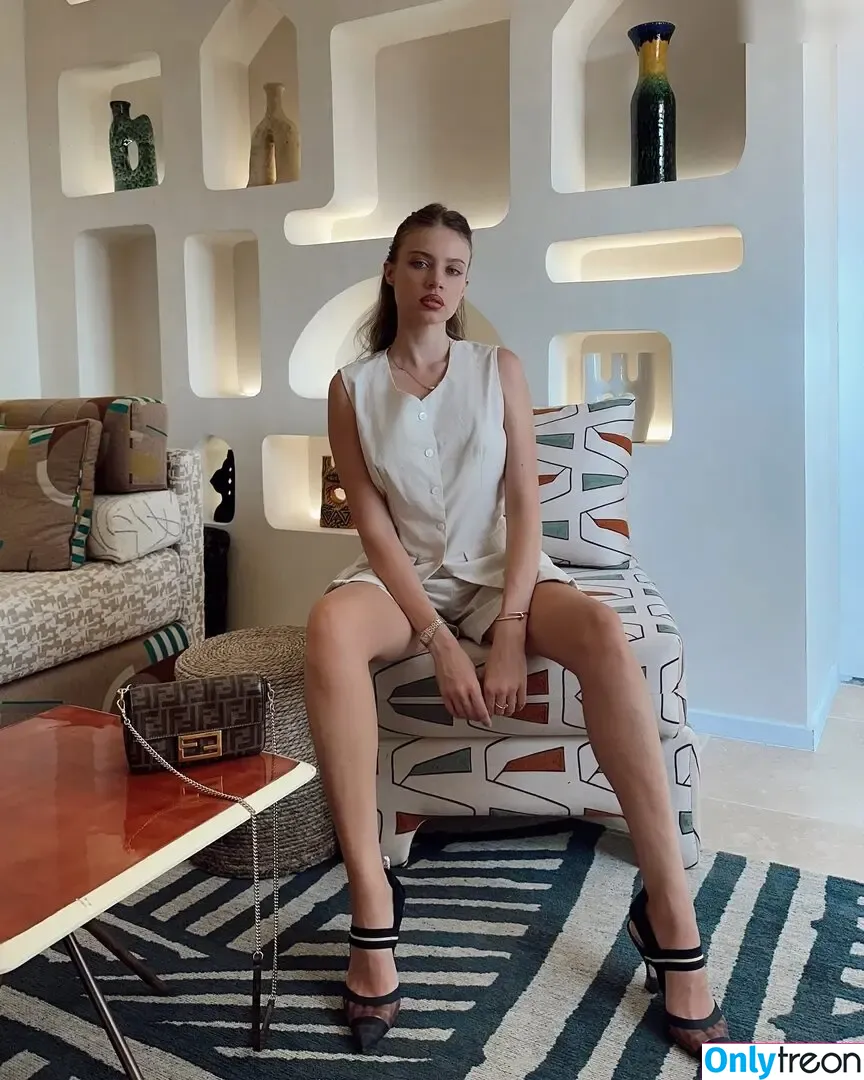Xenia Tchoumitcheva nude photo #1046 (xenia / xeniatchoumi)