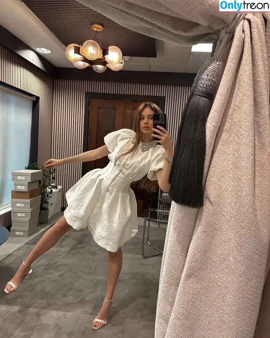 Xenia Tchoumitcheva nude photo #1178 (xenia / xeniatchoumi)