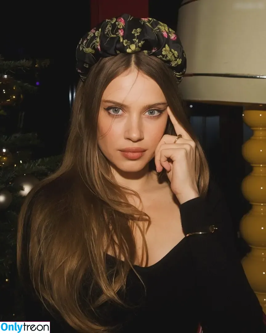 Xenia Tchoumitcheva nude photo #1309 (xenia / xeniatchoumi)