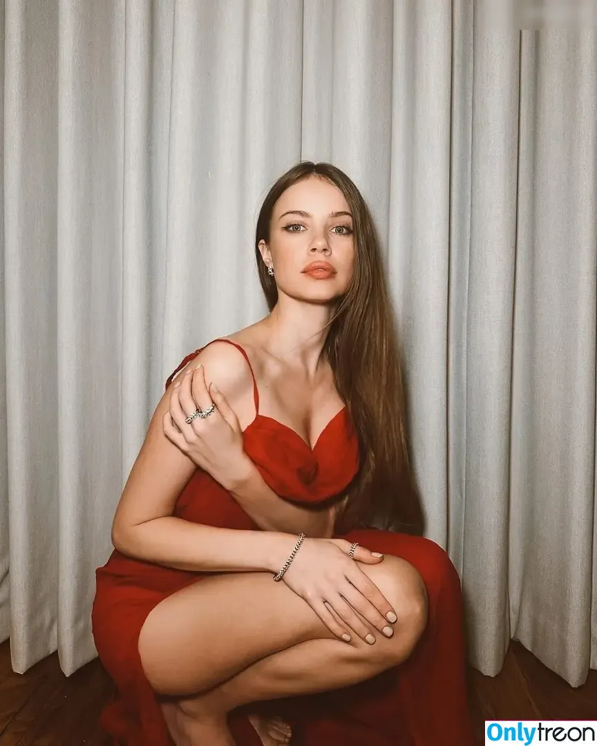 Xenia Tchoumitcheva nude photo #1328 (xenia / xeniatchoumi)