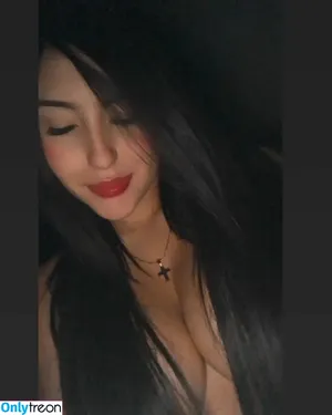 xim_queenss / ximrosas nude photo #0001