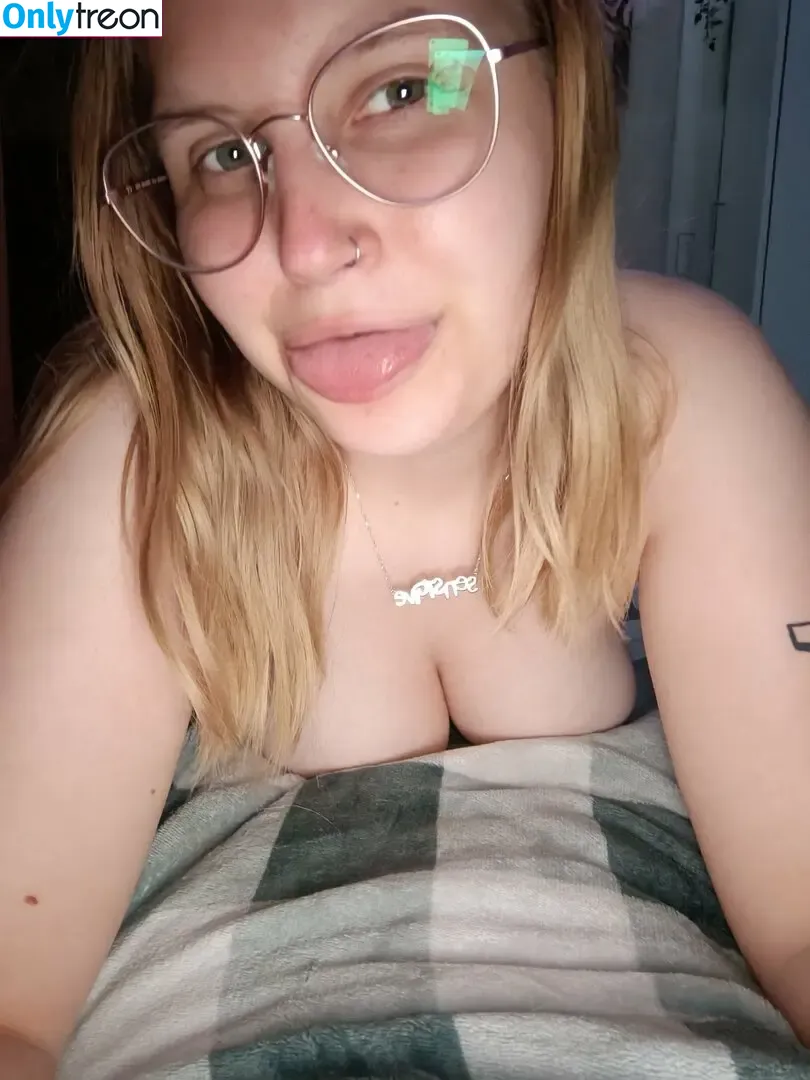 xlovedruggie nude photo #0005 (Jennuwwu / Jeyy / jenijeyy)