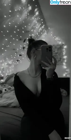  nude photo #0003