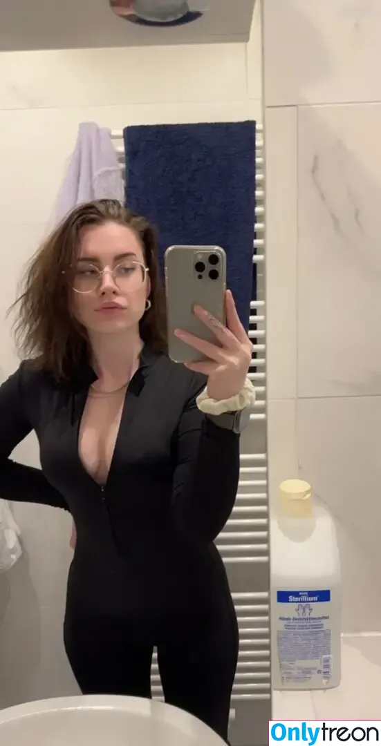 xmajolly nude photo #0006 (xmajolly)