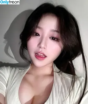 xmxxhxxyx / _.xmxxhxxyx._ / roomyxx nude photo #0001