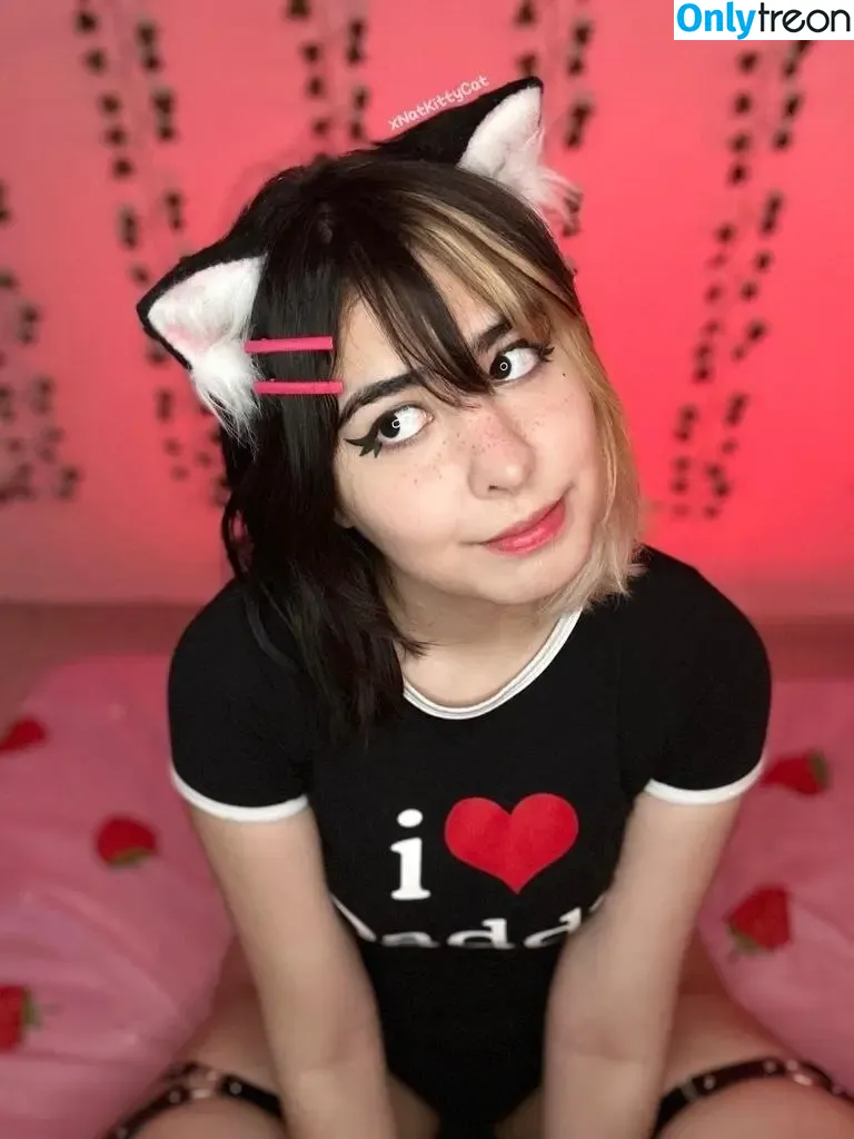 xNatKittyCat nude photo #0001 (xNatKittyCat)