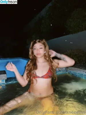 xneeenss / neenahlorene nude photo #0002