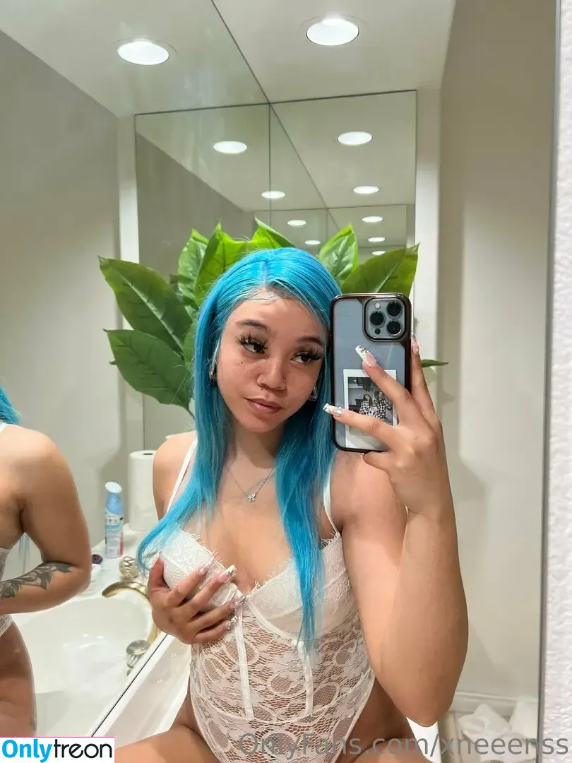 xneeenss nude photo #0031 (neenahlorene)