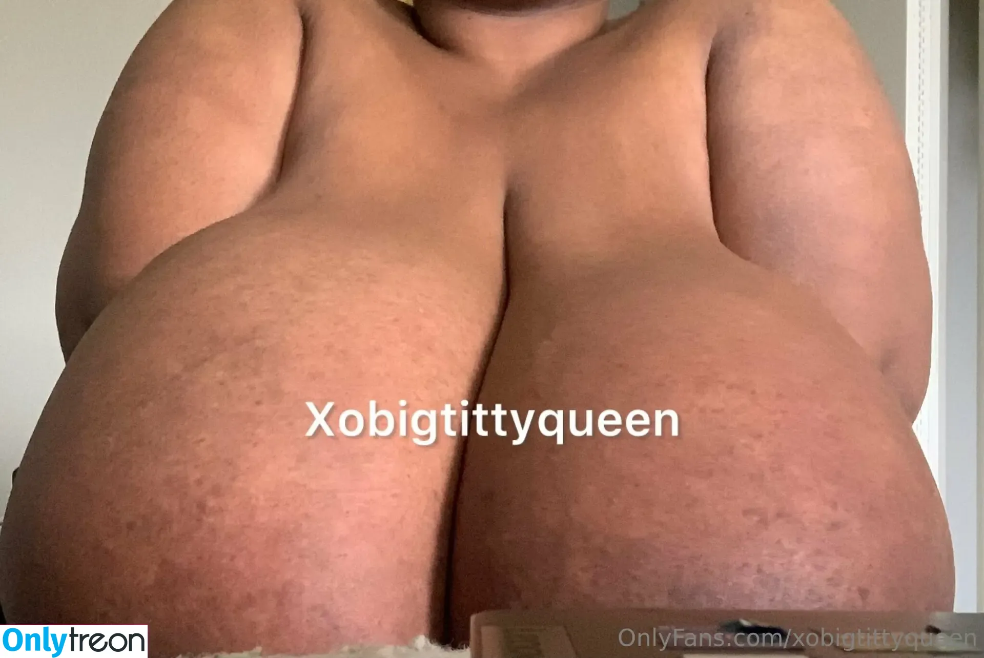 xobigtittyqueen голая photo #0119 (xobigtittyqueen)