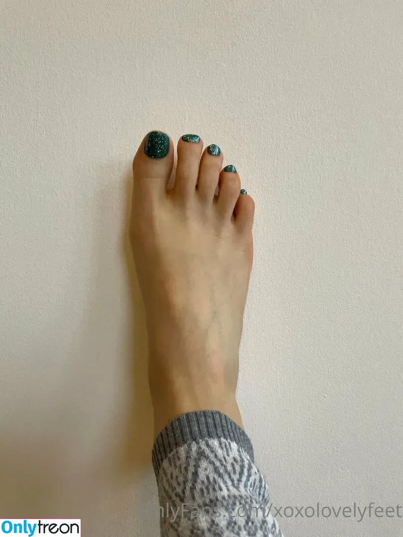 xoxolovelyfeet nude photo #0002 (xoxolovelyfeet)