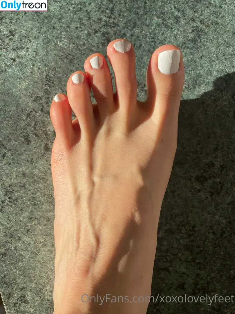 xoxolovelyfeet nude photo #0006 (xoxolovelyfeet)