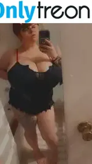 xsmolhunnibee / realhunnibee nude photo #0003