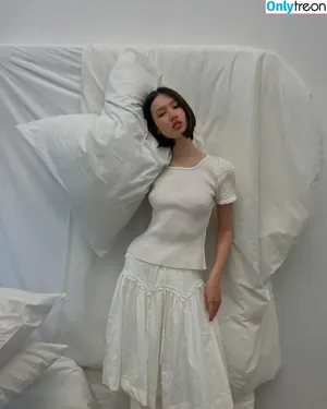xu3fe1 / Sophie Lin / rhyheimshabazz nude photo #0097
