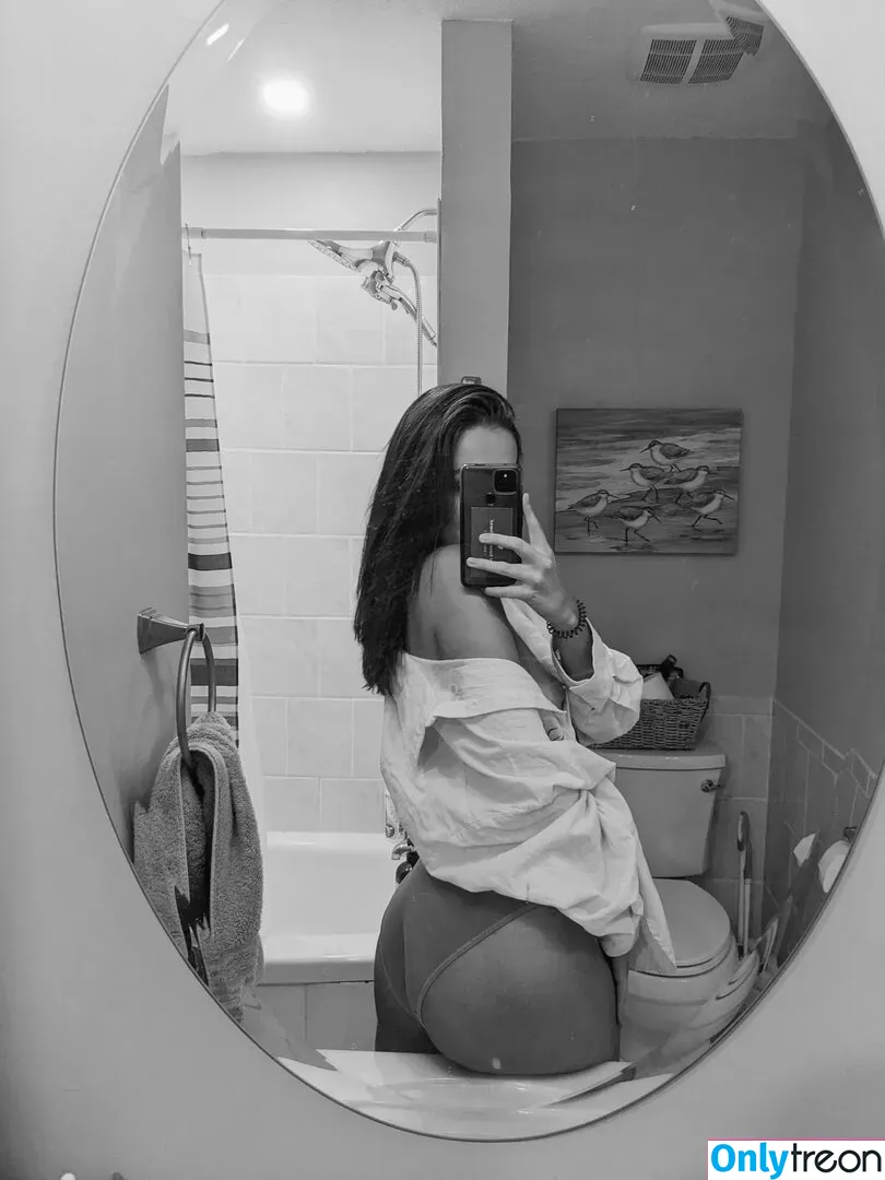 xx.hhhhunny nude photo #0021 (im.honey.xx)