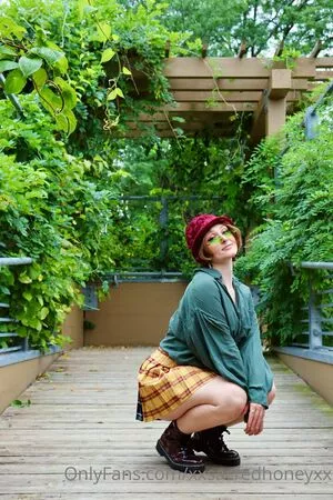 xxsacredhoneyxx / xxshadcatxx nude photo #0044