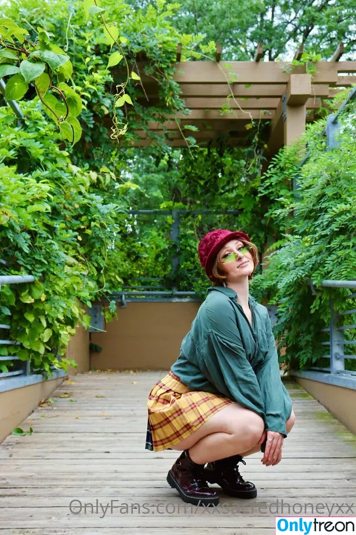 xxsacredhoneyxx nude photo #0044 (xxshadcatxx)